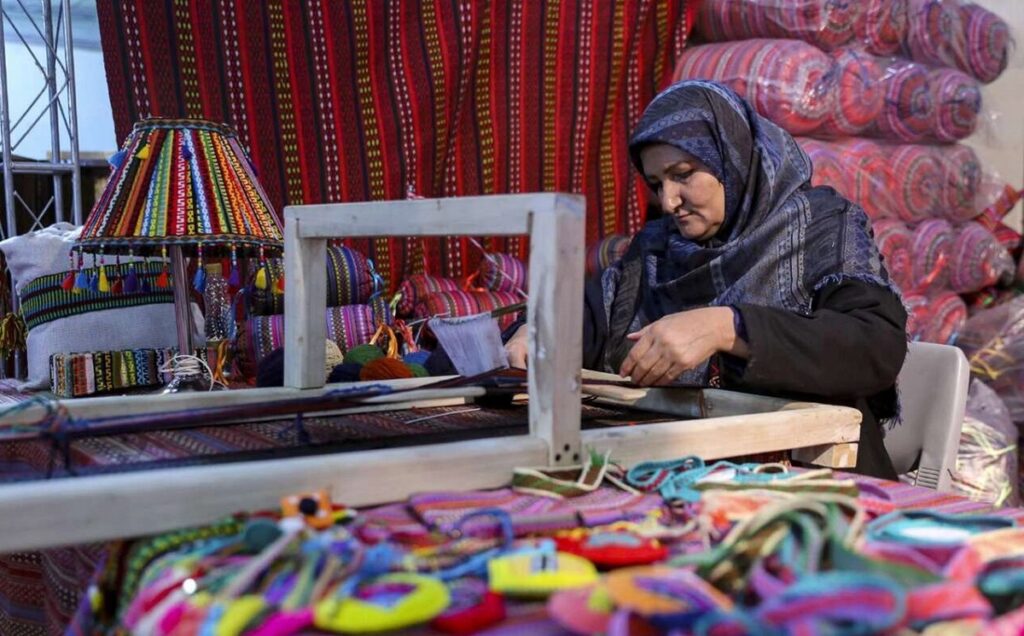 وام مشاغل خانگی به چه کسانی تعلق می‌گیرد