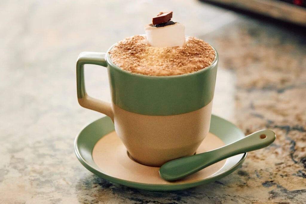 شیر قهوه نوشیدنی گرم زمستانی